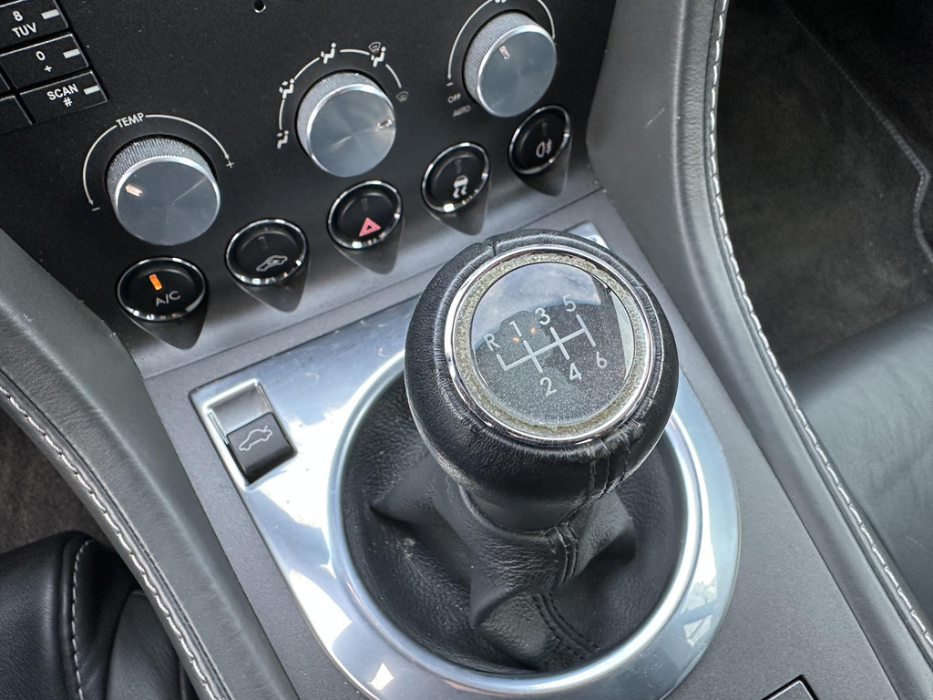 51144054-16.jpg