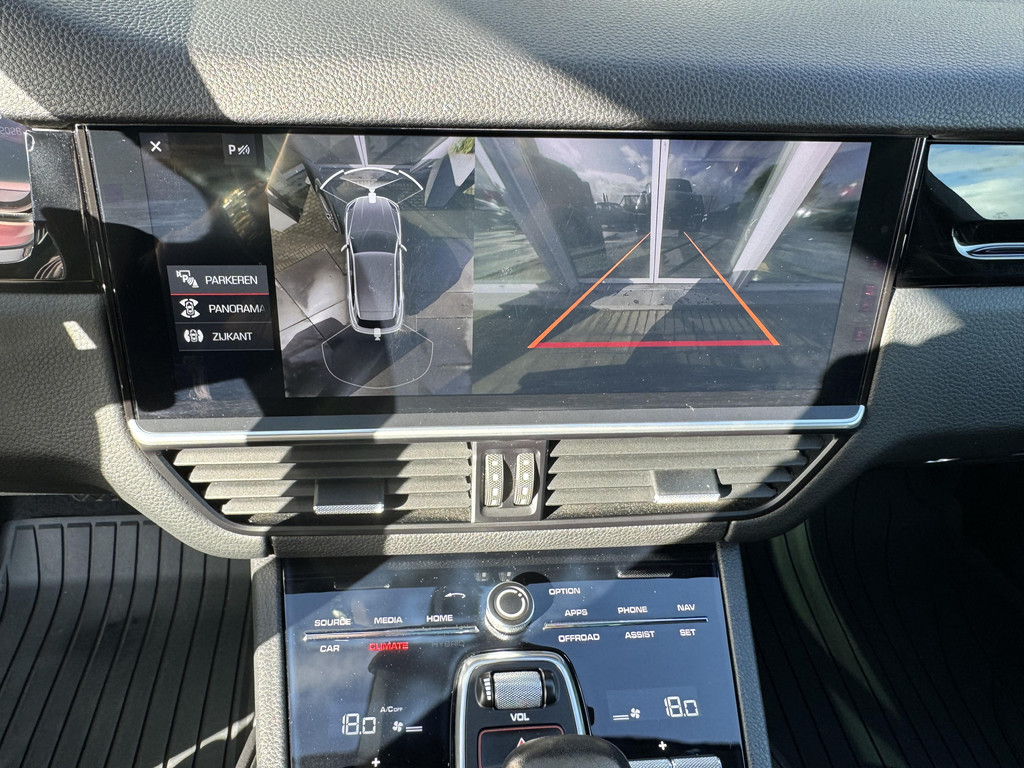 52421514-10.jpg