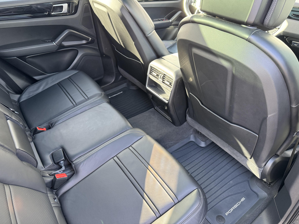 52421514-18.jpg