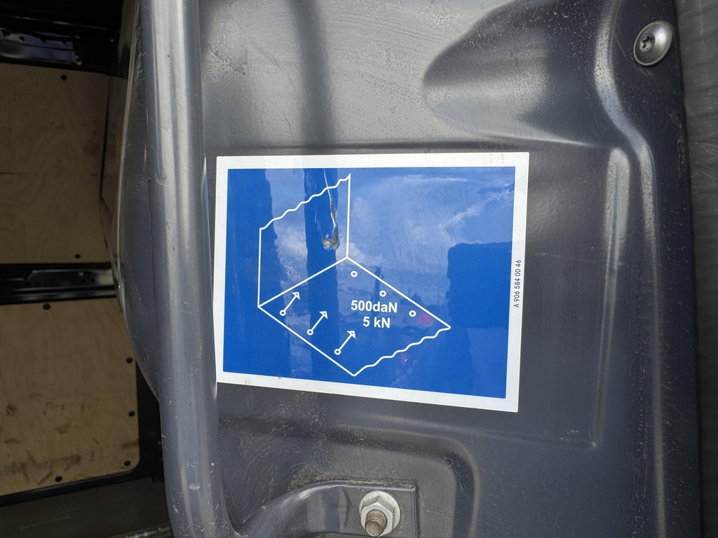 54175652-15.jpg