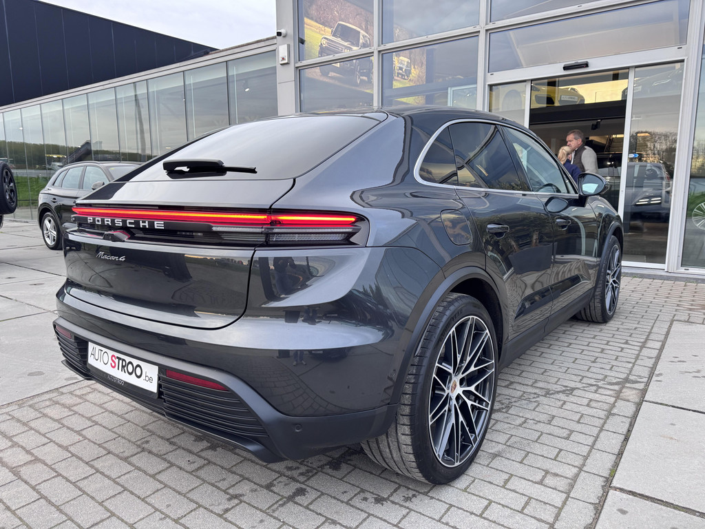 57611458-4.jpg